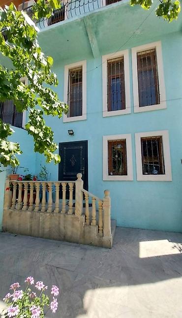 Həyət evləri və villaların satışı: Başlıq: Əmircanda Kupçalı və Təmirli Həyət Evi Satılır! (3 mərtəbə, 4 — 10
