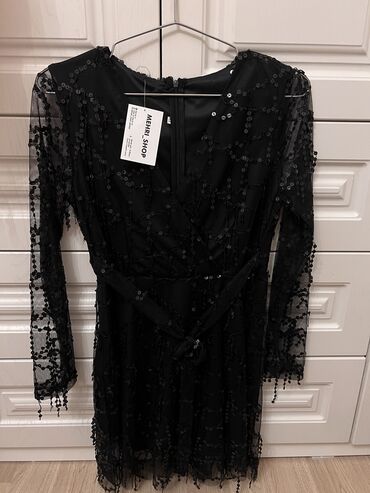 женское платье с воланом: Вечернее платье, M (EU 38)