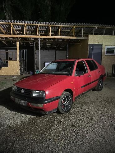 Продажа авто: Volkswagen Vento: 1993 г., Седан — 1
