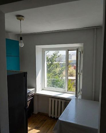 под псо квартира: 3 комнаты, 55 м², Пишпек Хрущевка, 4 этаж, Старый ремонт — 3