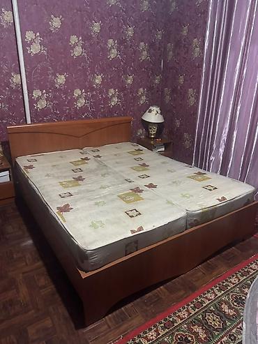 Двуспальная кровать, Б/у, С матрасом, длина - 200 см