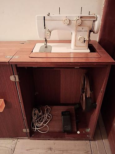 Tikiş maşınları: Tikiş maşını və stol-şkaf dəsti - Model: Çayka 132M (elektrik pedalı — 1