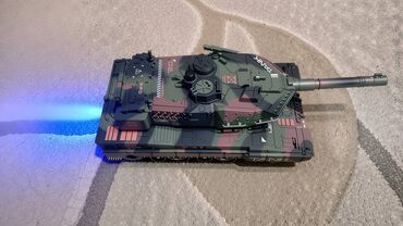 Ostalo: Nov RC tenk može da ispaljuje gel kuglice i tom prilikom se pali — 20