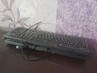 Noutbuk və netbuklar: 2si cemi 10 Manat
Yanlız Metrolara catdırılma 1Azn