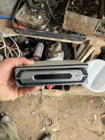 Магнитолы: Автомагнитола Sony, формат 1DIN. Основные особенности: - Поддержка — 4