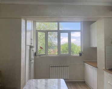 серая кофта: 3 комнаты, 84 м², 106 серия улучшенная, 2 этаж, Косметический ремонт