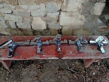tibet məhsulları: Xrom örtüklü divar asılqanı. Metal konstruksiyalı, uzun montaj — 1