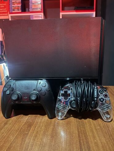 ps diskləri: PS 4 FAT model 500gb yaddaş üstündə 2 pult və 3 oyun hədiyyə