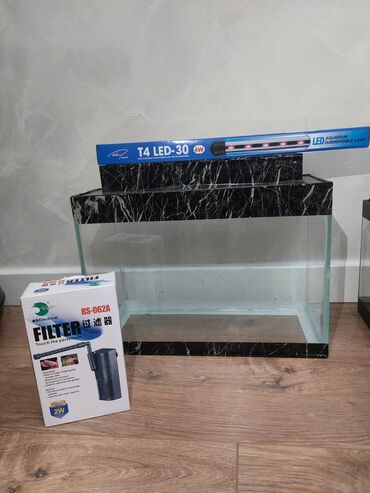 Akvariumlar: Ölçü 30×20×15

Ev və ofis üçün estetik, baxımı asan mini akvaryum — 7