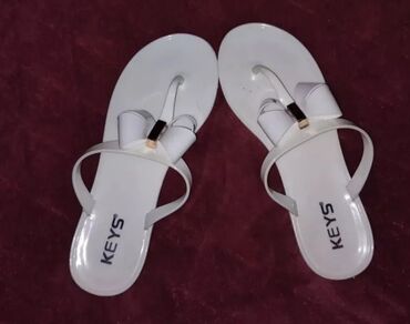 tn bele zenske: Flip-flops, 37