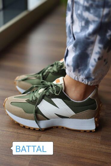 Patike: New Balance 327 patike

Novo
Brojevi 36 do 44

fb Moja Kupovina 1 — 6