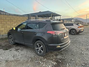 175 80 16: Toyota RAV4: 2018 г., 2.5 л, Автомат, Бензин, Кроссовер — 4