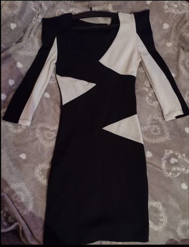 haljina uz telo: S (EU 36), M (EU 38), bоја - Crna, Drugi stil, Dugih rukava