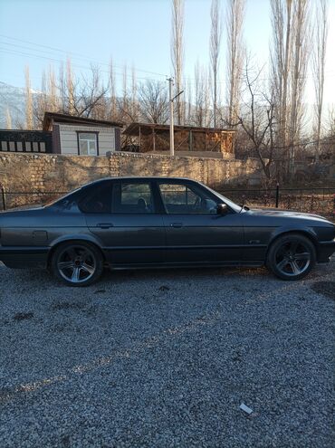 7местный авто: BMW 5 series: 1992 г., 2.5 л, Механика, Бензин, Седан
