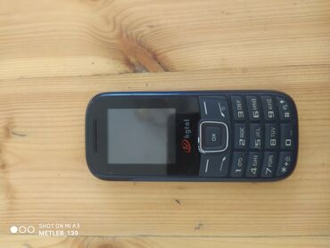 телефон fly q200i swivel: Nokia 1, цвет - Черный, Кнопочный