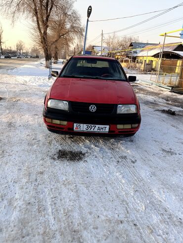 Volkswagen: Volkswagen Vento: 1993 г., 1.8 л, Механика, Бензин, Седан