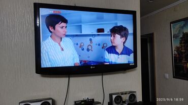 подсветка телевизора: Телевизор LG, диагональ экрана ориентировочно 52 дюймов (панель