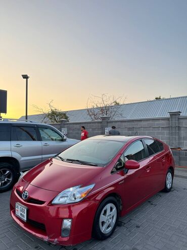 таота приус: Toyota Prius: 2011 г., 1.8 л, Гибрид