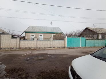 талас баня: 100 м², 6 комнат, Старый ремонт Без мебели