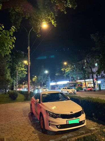 Kia: Сдается в аренду по суточно Автомобиль KiaK5 Газ белого цвета год