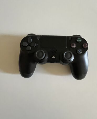 plata h61: Salam playstation 4 ün pultu satılır münasıb qiymətə heç bir prablemi