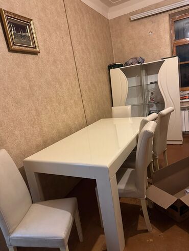 Masa və oturacaq dəstləri: Masa ve 6 stul satilir📍mdf material📍220azn✅Unvan Sumqayit 8888 Aylin💥