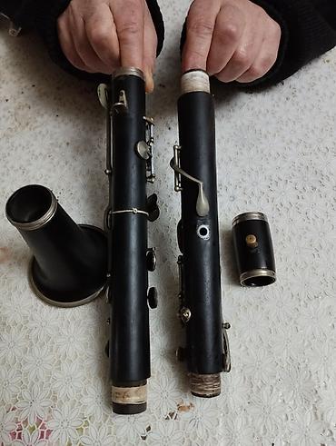 Klarnetlər: A Klarnet ( 4 açqi ) taxta Təsvir: - Qara korpus, metal klapan və — 2