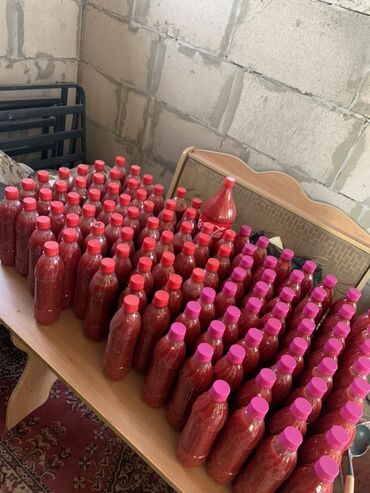 продам чеснок: Домашние заготовки: томатная аджика/соус и малосольные огурцы -