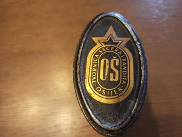 Staro posuđe i escajg: Dve autentične stare limene kutije od slatkiša "JOSIP KRAŠ" i "PLAVI — 15