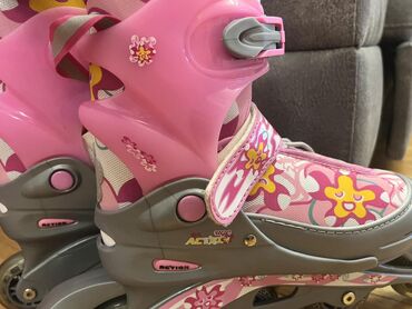 Roleri i rolšue: Malo korišćeni, potpuno očuvani roleri, veličina podesiva od 38-41, sa — 2