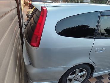 step wgn: Honda Stream: 2001 г., 2 л, Минивэн — 3