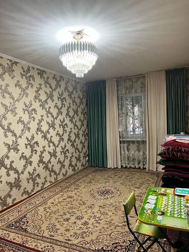 kyrgyz kyzdar: 2 комнаты, 40 м², 104 серия, 1 этаж, Старый ремонт