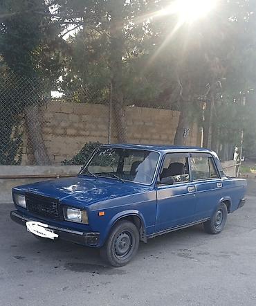 2107 qapı: VAZ 2107 sedan – mavi rəng, arxaötürücülü, klassik kuzov. - Kuzov: 4 — 1