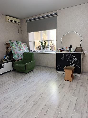 Продажа коттеджей и домов: 2 комнаты, 63 м², Бишкек, Киркомстром Собственник — 10
