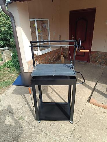 Sve za roštilj: Podesivi roštilj u dimenziji rešetke 65x45 cm Rešetka je izrađena od — 3