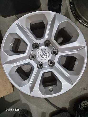 Диски: Литые Диски R 17 Toyota, Комплект, отверстий - 6, Б/у — 2
