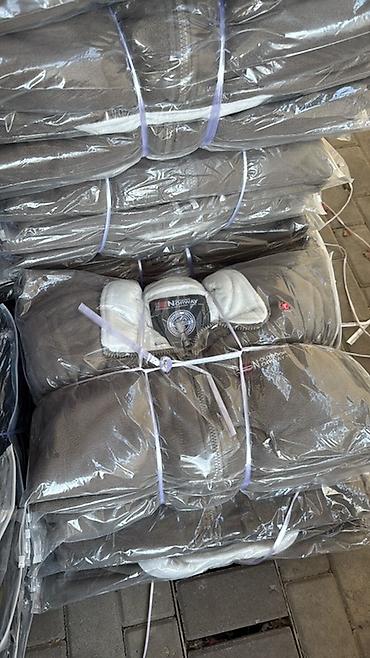 Куртки: Теплые, мягкие толстовки !!!есть и с капьюшоном !!! Пишите на вотс апп — 8