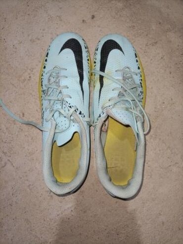 zimske muške čizme: Prodajem Nike kopačke u odličnom stanju, izgledaju malo prljavije jer