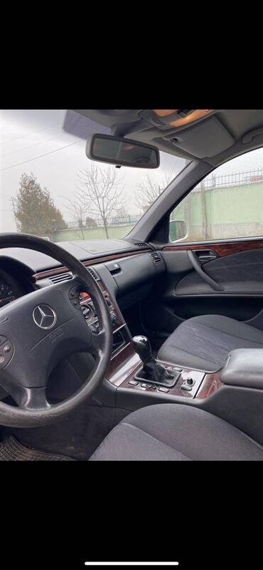 Mercedes-Benz 220: 2.2 l. | 2000 έ. | Λιμουζίνα