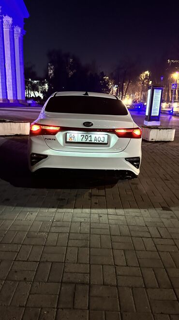 Kia: Kia Forte: 2021 г., 2 л, Автомат, Бензин, Седан