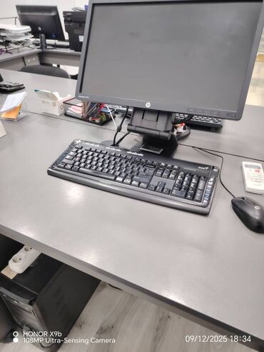 Masaüstü kompüterlər və iş stansiyaları: Masaüstü kompüterlər işləkdir. 6 ədəd PC, 6 ədəd monitor, 6 ədəd — 17