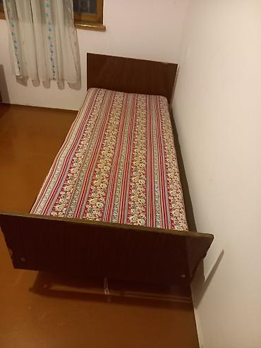 divan carpayi: Salam tek neferlik kravat 5 ededir tecili satilir riyal alan gelib — 2