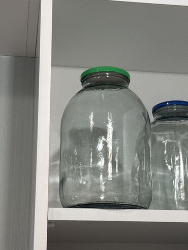 Qab-qacaq və mətbəx ləvazimatlarının alışı: 3 litrlik Suse balonlar satilir, 2 ededi 1 manat. 30-50 eded var