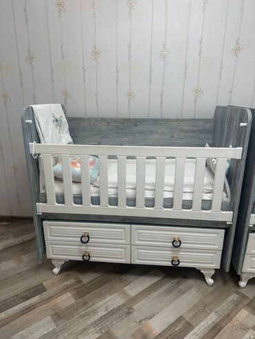 Beşiklər: Oğlan və qız üçün, İşlənmiş, Beşik
