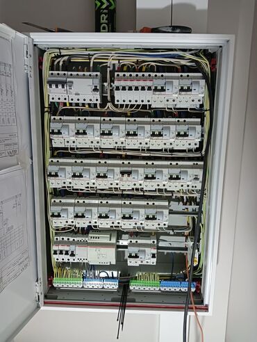 Электрики: Электрик | Монтаж выключателей, Перенос электроприборов, Установка распределительных коробок Больше 6 лет опыта — 3