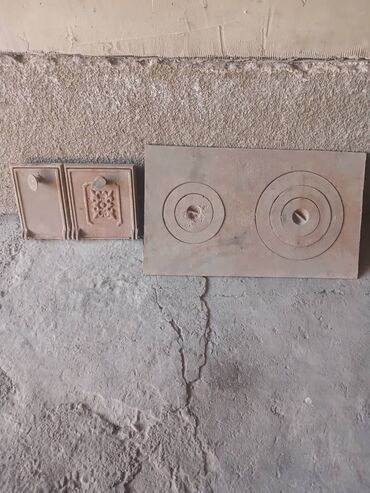 стол для мероприятий: Печканын плитасы жана эшиктери сатылат, баасы 2500 сом, байланыш номер