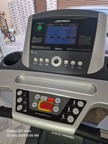 Qaçış trenajorları: Orginal LIFE FITNESS Baqavoy satilir, Zallarda olanlardandi