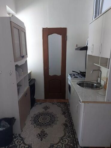 дом александровка: 40 м², 2 комнаты, Подвал, погреб, Забор, огорожен