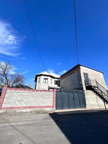 меняю квартиру на дом бишкек: Дом, 145 м², 8 комнат
