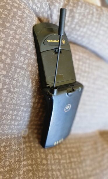 Ostali predmeti za umetnost i kolekcionarstvo: Trlefon retro, sve radi ide bez punjaca,motorola star tak — 18